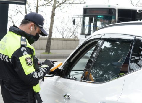 Azərbaycan polisi ilə bağlı video yayıldı: Bizi qoruyanları biz də qoruyaq – VİDEO