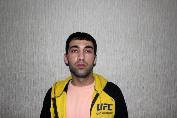 Sabiq məhkum narkotik və soyuq silahla tutuldu – FOTOLAR Sabiq məhkum narkotik və soyuq silahla tutuldu – FOTOLAR