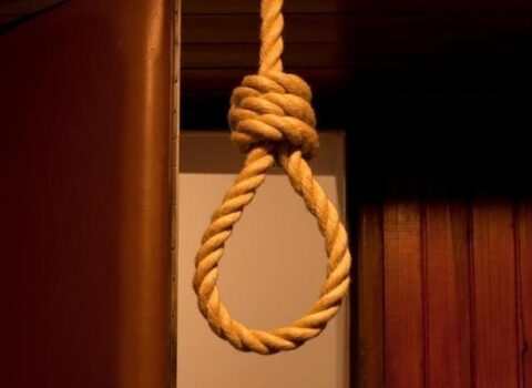 Koronadan qaçmaq istəyən cütlük edam edildi