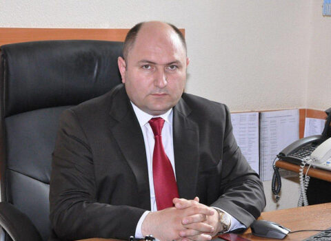 “Etibarlı” büdcə oğruları olan yerli “xan”ların dövrü bitdi – Faiq Hüsiyev yazır