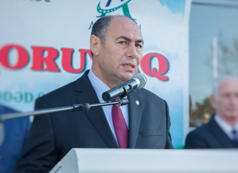 Əl-ayağa düşən İCRA BAŞÇISI: kartlar “qaytarılır”, maaşlar…