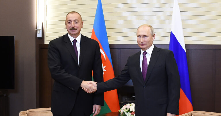 İlham Əliyev Vladimir Putinə zəng edib İlham Əliyev Vladimir Putinə zəng edib