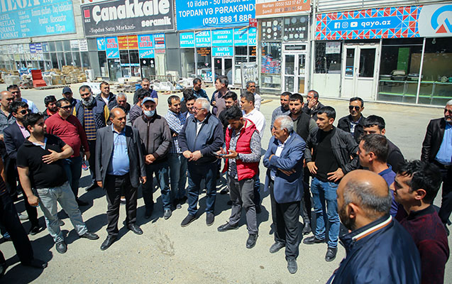 “Eurohome”da çalışan sahibkarlardan etiraz: “Deyirlər başınıza çarə tapın” – VİDEO “Eurohome”da çalışan sahibkarlardan etiraz: “Deyirlər başınıza çarə tapın” – VİDEO