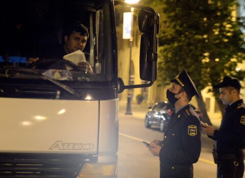 Məşhur həkimdən XƏBƏRDARLIQ: “Belə davam eləsə, insanlar küçədə yıxılıb öləcək”