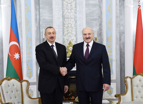 Aleksandr Lukaşenko İlham Əliyevi təbrik etdi