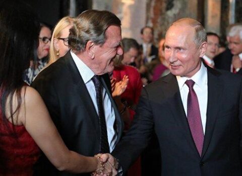 Putinin alman dostu: Krım qayıtmayacaq…