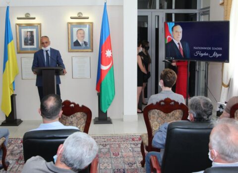 “Qurtuluş günü” ilə bağlı diplomatlar və diaspor üzvləri Xarkovda tədbir keçirdilər