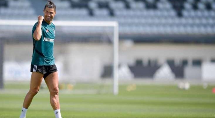 Ronaldo məşqə 4 saat əvvəl getdi Ronaldo məşqə 4 saat əvvəl getdi