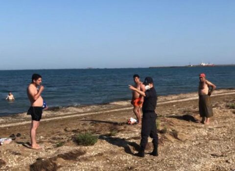 Karantin qaydalarını pozaraq çimərliyə gedənlər cəzalandırıldı