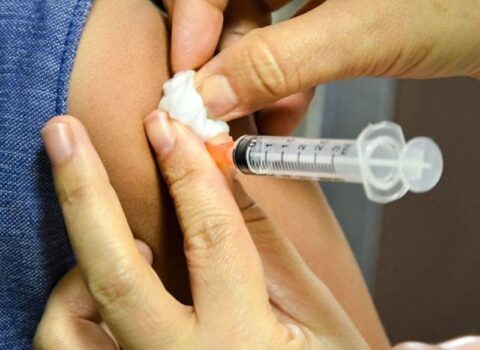 Koronavirus səbəbilə evlərə gəlib hər kəsə iynə vurulur? – RƏSMİ AÇIQLAMA