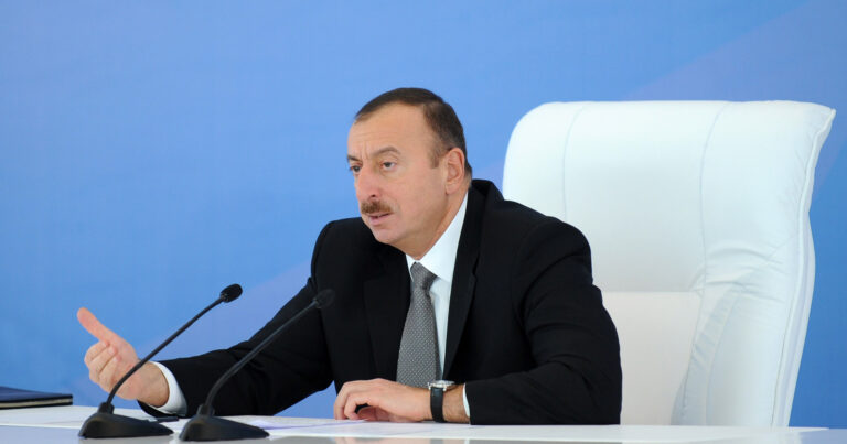 Dövlət başçısı: “Aprel döyüşləri mənfur qonşumuza dərs olmalı idi” Dövlət başçısı: “Aprel döyüşləri mənfur qonşumuza dərs olmalı idi”