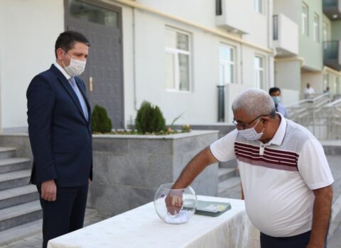 Şəhid ailələri və Qarabağ müharibəsi əlillərinə daha 100 mənzil verildi