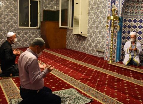 Bu ölkədə məscidlər yenidən açıldı – FOTOLAR