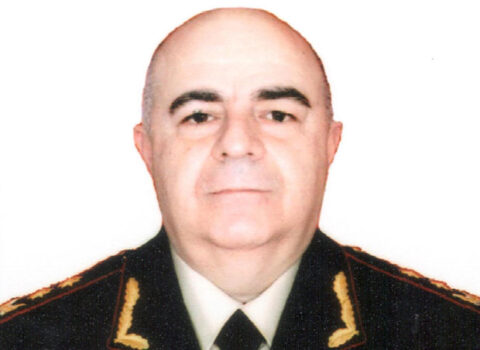 Generala ağır itki