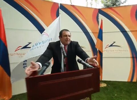 “Bir ölkəni itiririk” – G.Çarukyan siyasi qüvvələrin birləşməsi üçün çağırış etdi