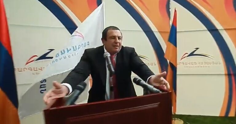 “Bir ölkəni itiririk” – G.Çarukyan siyasi qüvvələrin birləşməsi üçün çağırış etdi “Bir ölkəni itiririk” – G.Çarukyan siyasi qüvvələrin birləşməsi üçün çağırış etdi