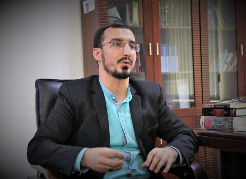 Mənəvi terrora aparan yol: “Qum” fırtınasının yaratdığı “gey” əsintisi