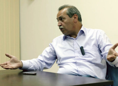 Arif Əliyev: “150 evin üstündə 5-6 min jurnalist bir-biri ilə çəkişib pis olur”