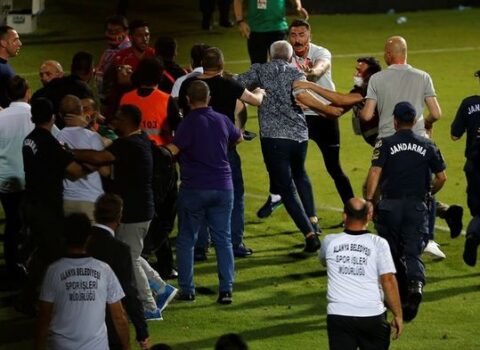 Türkiyə Super Liqasında DAVA: Ana-arvad söyüşü – VİDEO