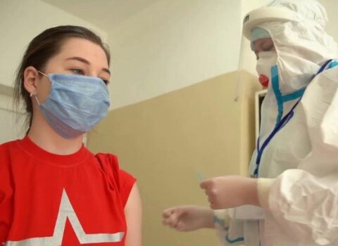 Bu şəxslərə koronavirus peyvəndi vuruldu – VİDEO