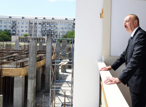 İlham Əliyev Gəncə İdman Sarayının tikintisi ilə tanış oldu – FOTO