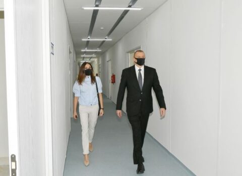 Prezident və xanımı üç modul tipli xəstəxananın açılışında