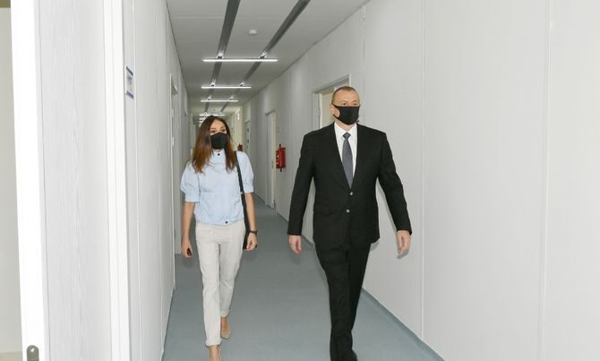 Prezident və xanımı üç modul tipli xəstəxananın açılışında Prezident və xanımı üç modul tipli xəstəxananın açılışında