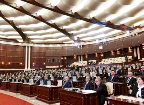 Daha bir deputat virusa yoluxdu – Bütün Milli Məclis üzvləri…