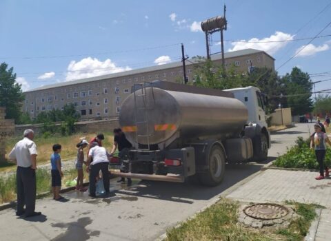 “Camaat haray çəkir” – Neftçaladakı su fəlakəti böyüyür