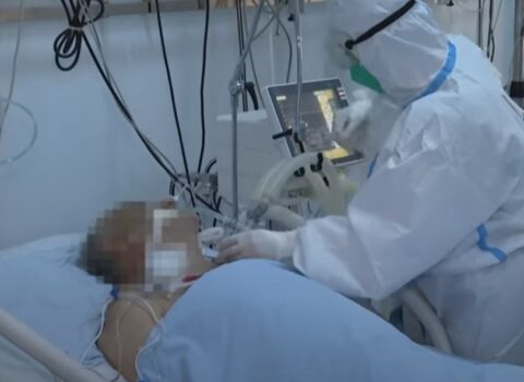 Azərbaycanda koronaviruslu xəstələrin dəhşətli görüntüsü: Boğulurlar – VİDEO