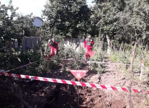 Tovuzda ermənilərin atdığı top mərmisinin qalıqları tapıldı – FOTO