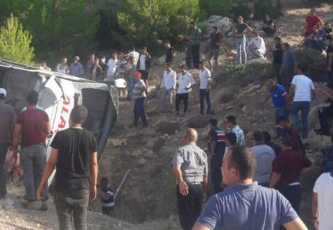 Hərbçiləri daşıyan avtobus aşdı: 5 ölü, 10 yaralı – Qardaş ölkədə FACİƏ – FOTOLAR