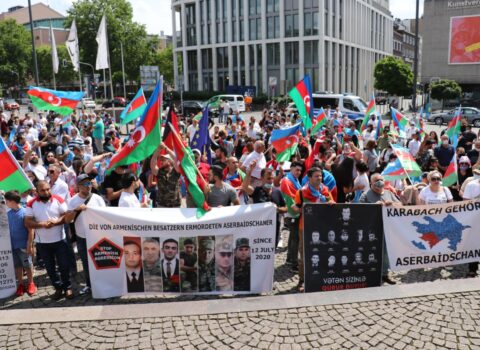Düsseldorfda yaşayan azərbaycanlılar ordumuza dəstək oldu