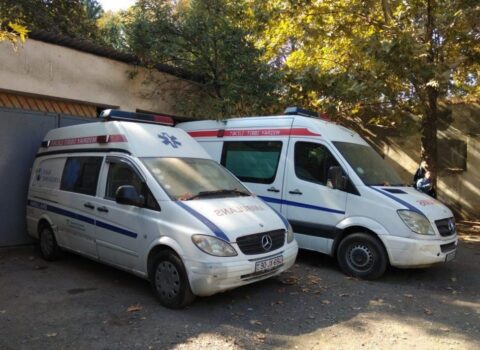 Təcili yardım həkimi: Döşəmədən ilan çıxır… – ŞOK GÖRÜNTÜLƏR