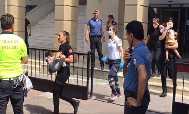 Məhkəmə binasında atışma: 6 yaralı, 3-ü uşaqdır Məhkəmə binasında atışma: 6 yaralı, 3-ü uşaqdır