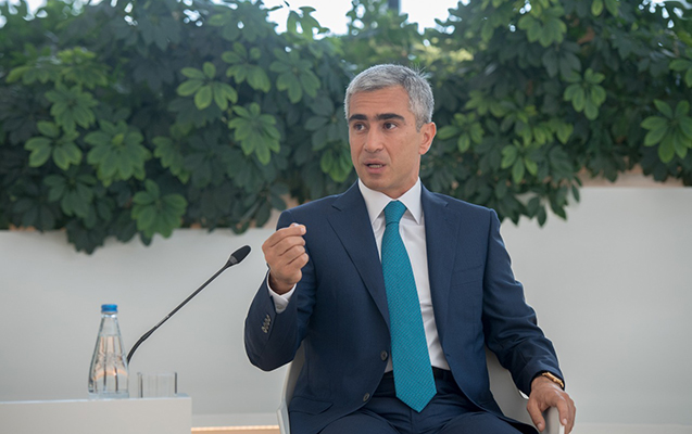 Prezidentin köməkçisi ziyalılarla görüşdü – Fotolar Prezidentin köməkçisi ziyalılarla görüşdü – Fotolar