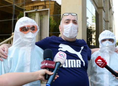 Koronavirusdan sağalan Bəhram Bağırzadə evə buraxıldı – FOTOLAR
