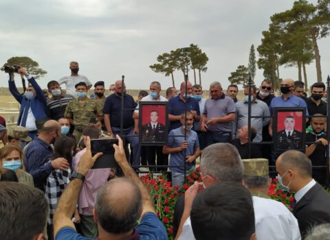 General Polad Həşimov və polkovnik İlqar Mirzəyev torpağa tapşırıldı – FOTO