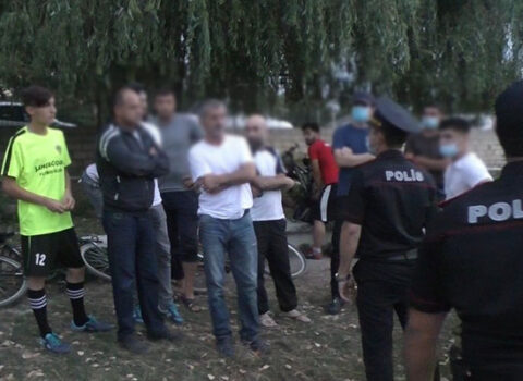 Karantini pozaraq futbol oynayanlar cərimələndi – FOTO