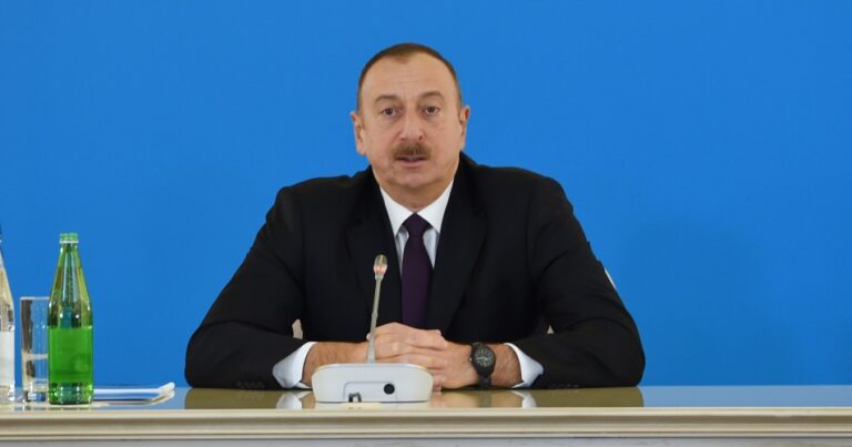 İlham Əliyev: “Divarları, kabinetləri dağıtmaq nəyə lazım idi?!” İlham Əliyev: “Divarları, kabinetləri dağıtmaq nəyə lazım idi?!”