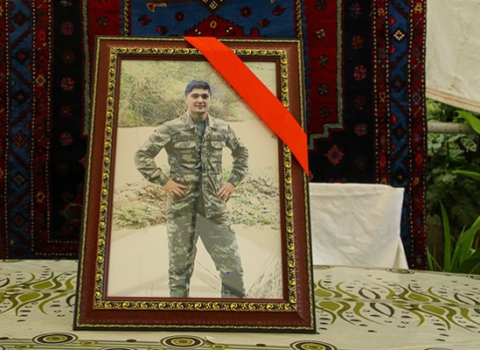 “Arzuladım ki, əli-ayağı olmasa da sağ olsun, çiynimdə daşıyım” – Şəhidimizin evindən VİDEOREPORTAJ