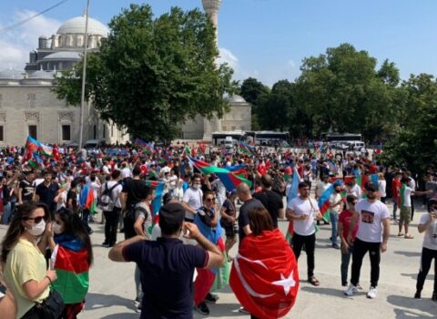 İstanbulda Azərbaycana dəstək mitinqi – Fotolar