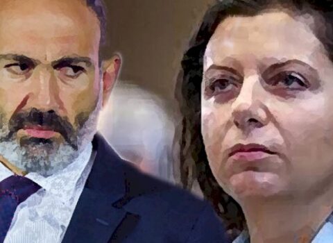 Ermənistan erməniyə qarşı: iki kloun didişir…