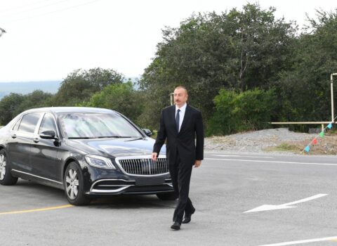 İlham Əliyev Şəkidə yol açılışında iştirak etdi – FOTOLAR