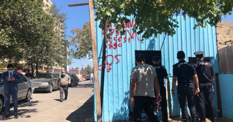Sarayda qanunsuz ət kəsənlər saxlanıldılar – FOTOLAR Sarayda qanunsuz ət kəsənlər saxlanıldılar – FOTOLAR