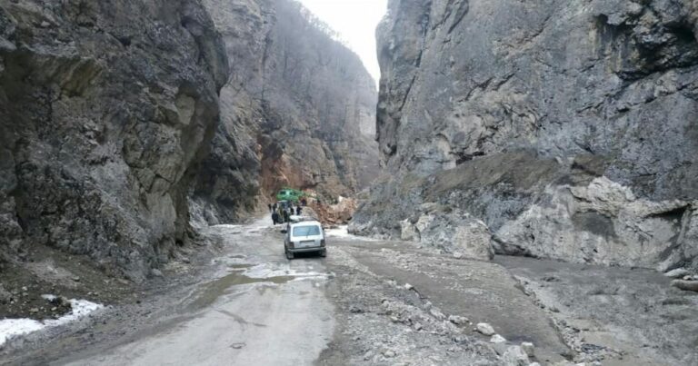 Quba-Xınalıq yolu bağlandı – SƏBƏB Quba-Xınalıq yolu bağlandı – SƏBƏB