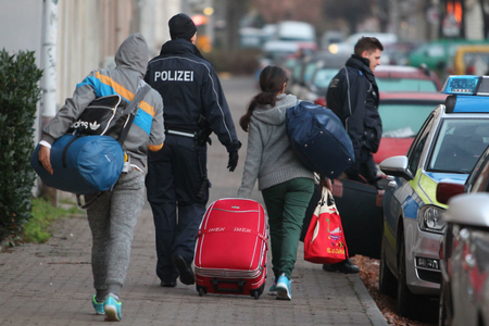Azərbaycanlılar Almaniyadan kütləvi deportasiya edilir