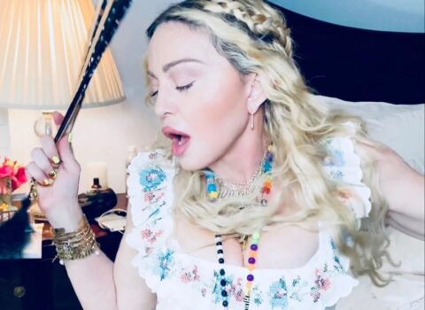 62 yaşını qeyd edən Madonna tort əvəzinə… – Foto