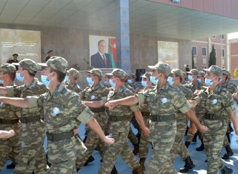 Əsgərlər and içdi – FOTO
