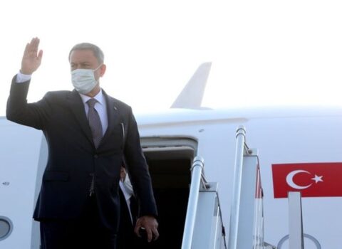 Türkiyənin Müdafiə naziri Hulusi Akar hərbi heyətlə Azərbaycanda – FOTO